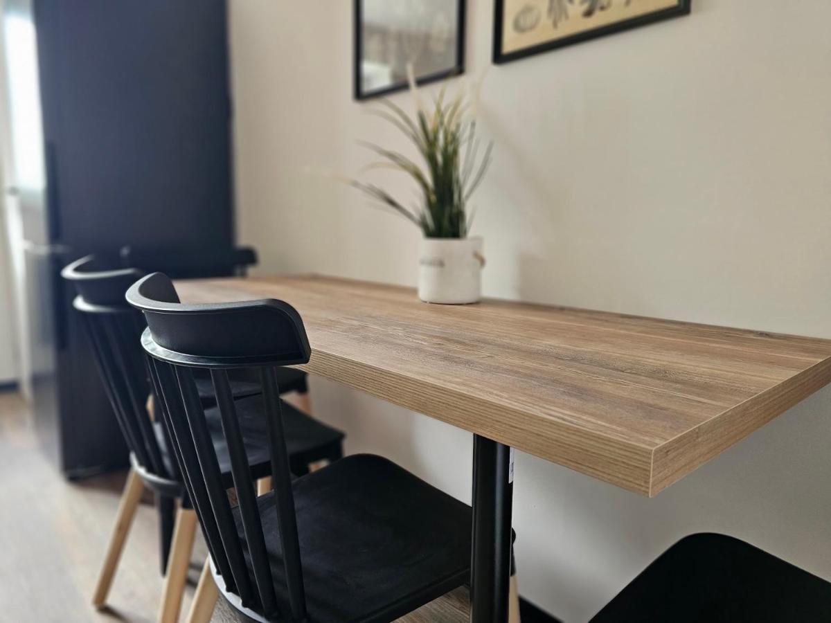 Apartman Opava S Parkovanim Exteriör bild