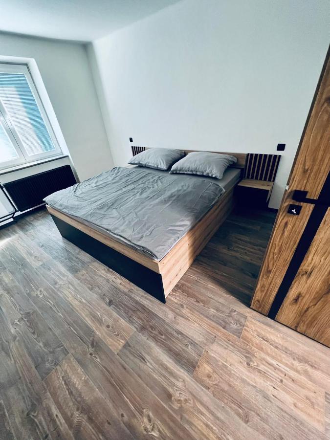 Apartman Opava S Parkovanim Exteriör bild