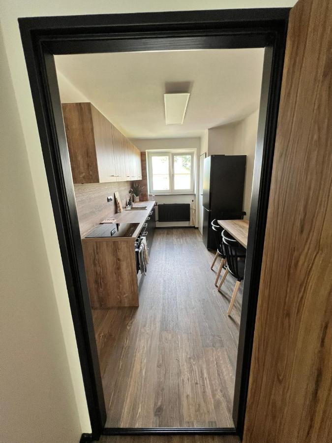 Apartman Opava S Parkovanim Exteriör bild