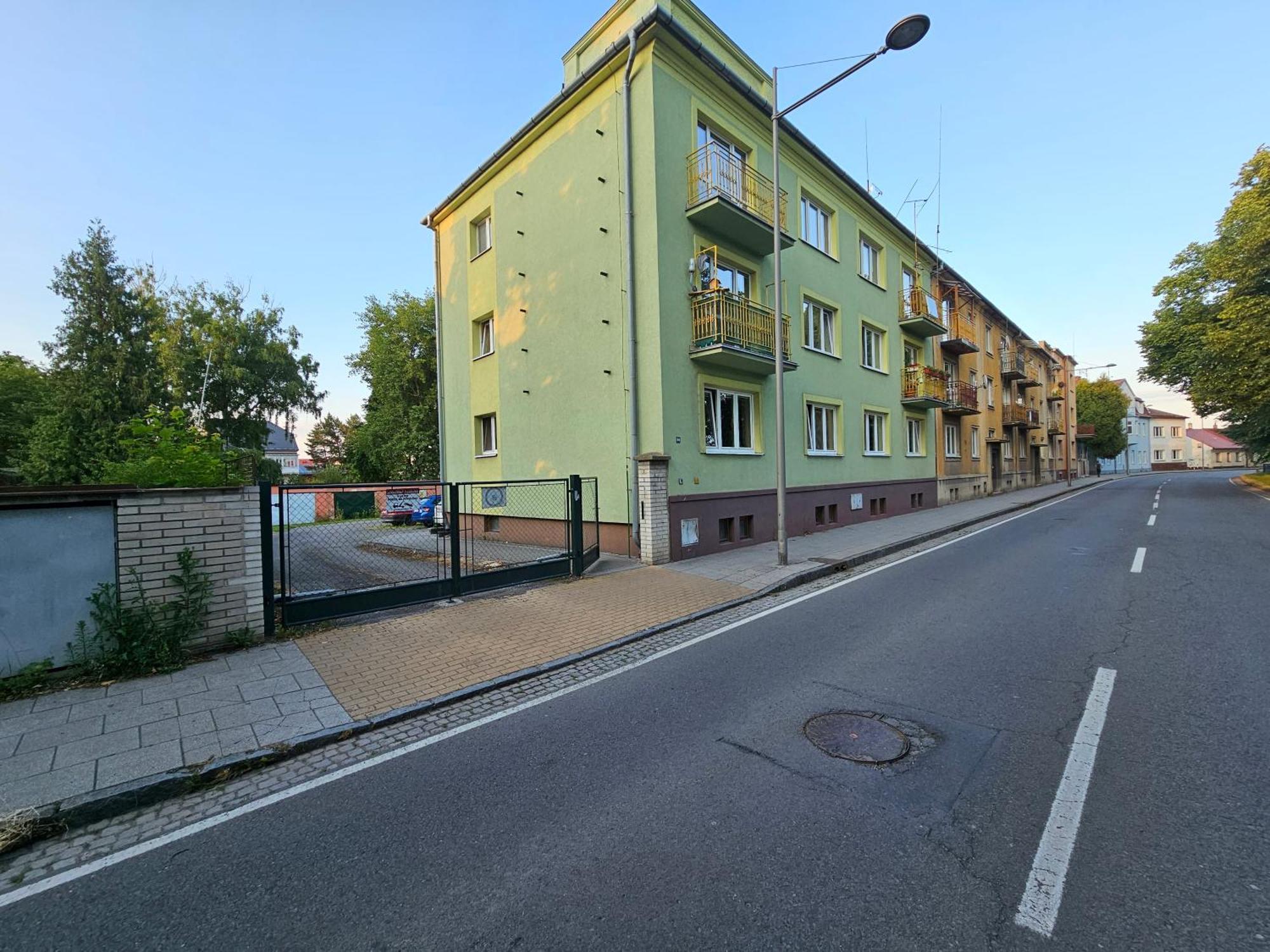 Apartman Opava S Parkovanim Exteriör bild
